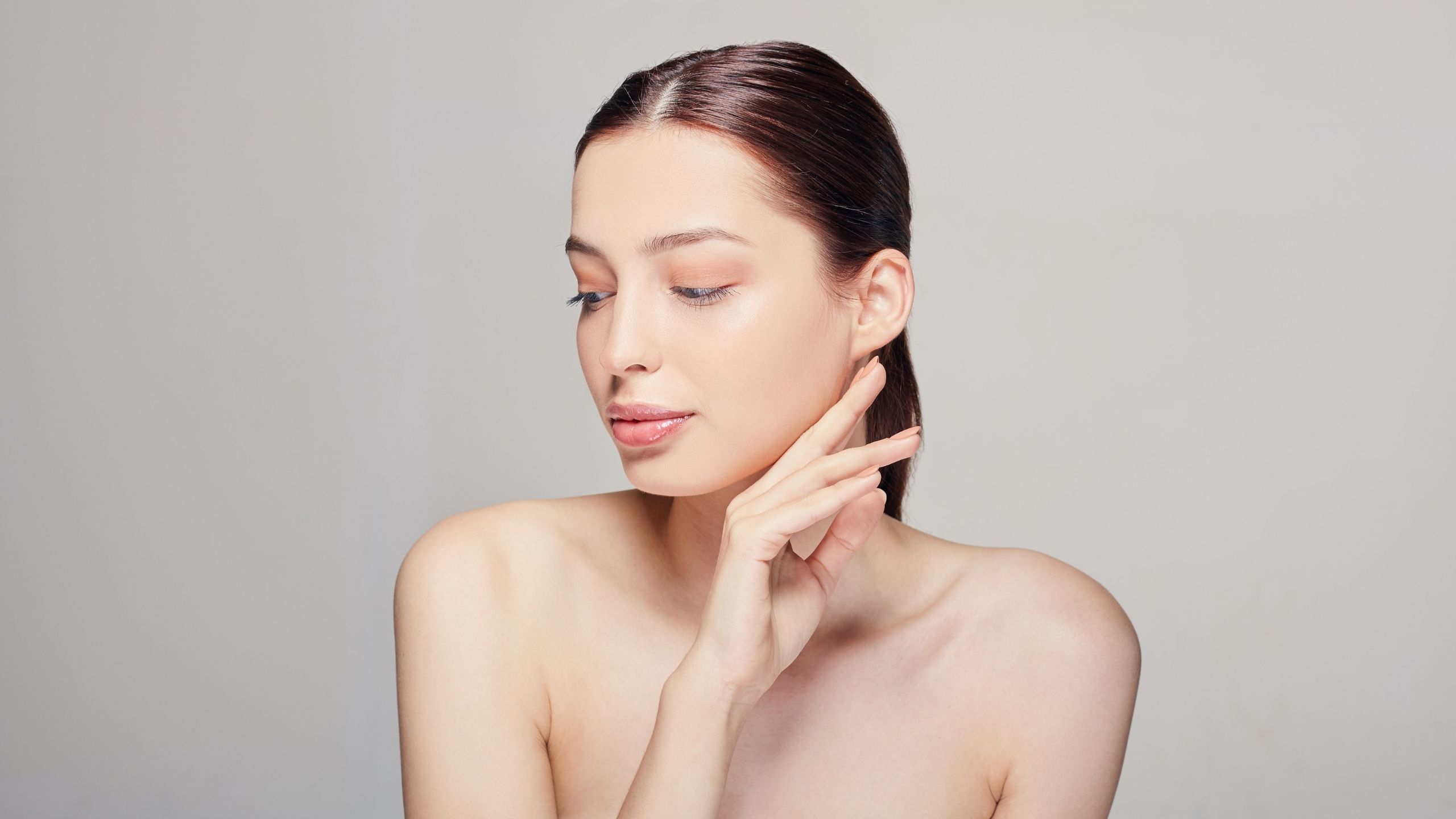Lifting facial sin cirugía en Marbella - Estética Ochoa